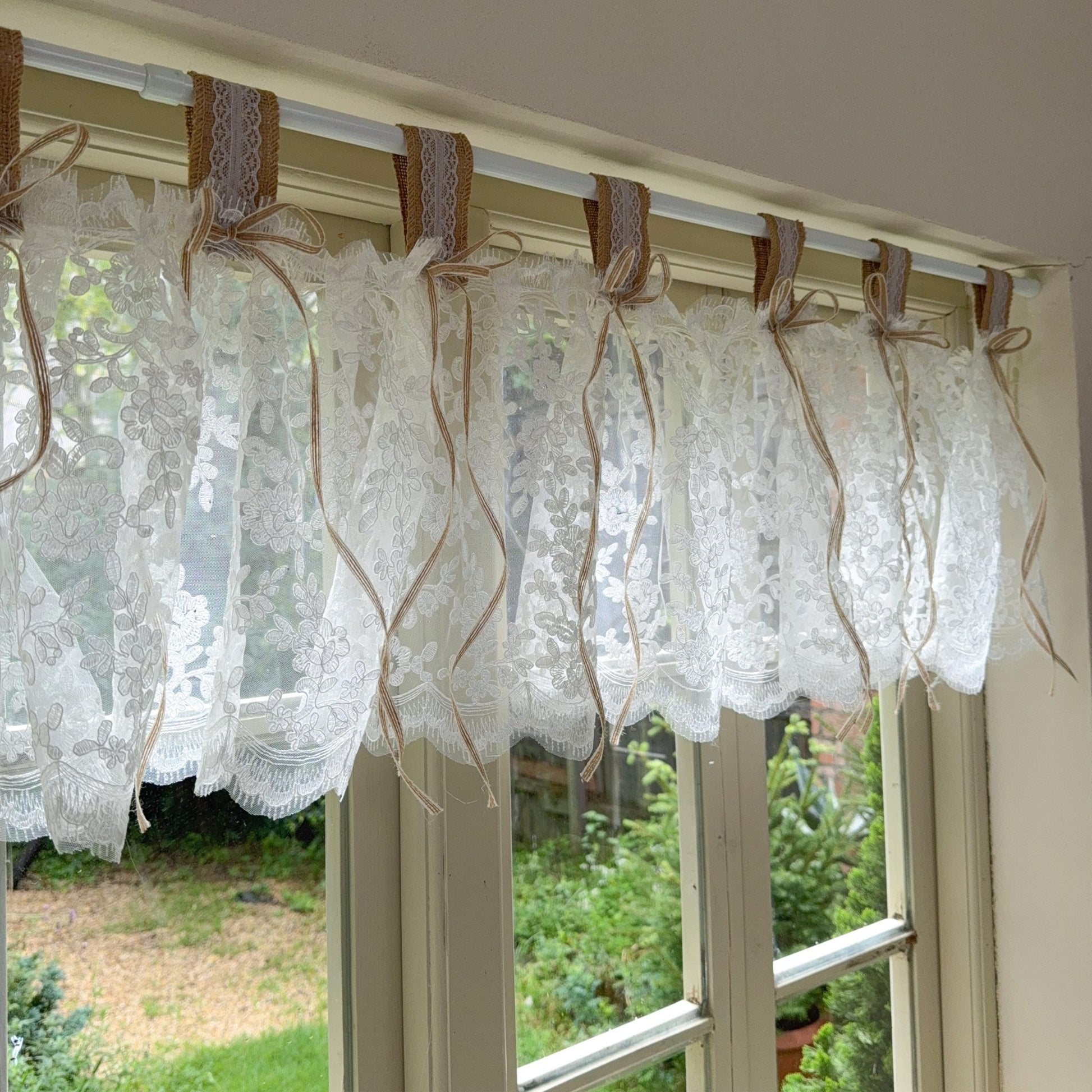 Farmhouse Burlap & White Ruffled Lace Valance - UDreamHome