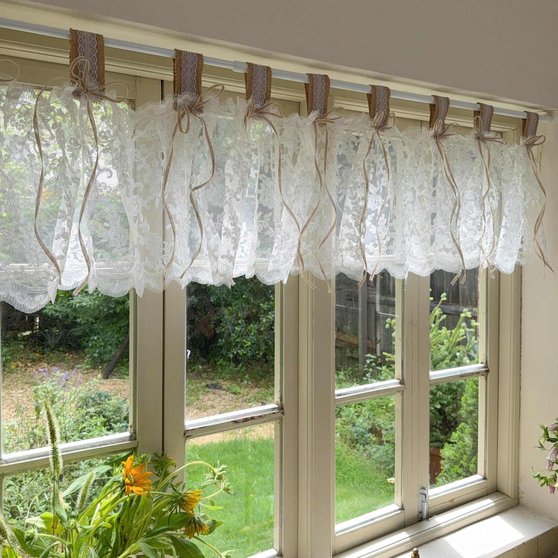 Farmhouse Burlap & White Ruffled Lace Valance - UDreamHome