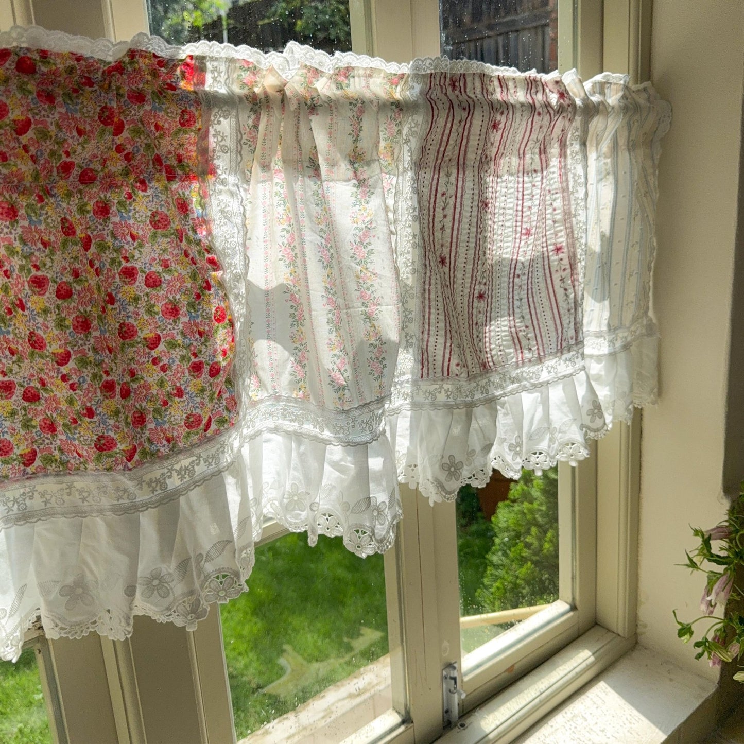 French Country Ruffled Cotton & Lace Valance - UDreamHome