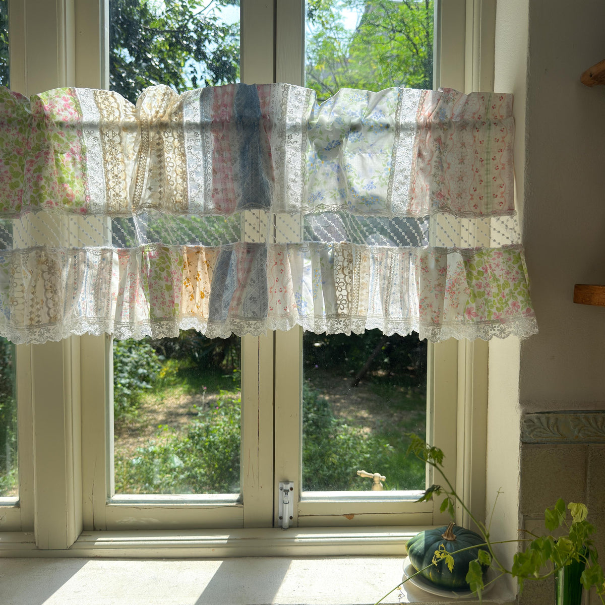 Vintage Floral Patchwork Ruffled Lace Valance,Victorian Cottage Cafe Curtain with Floral Embroidery and Lace Trim, Shabby Chic Lace Curtains
