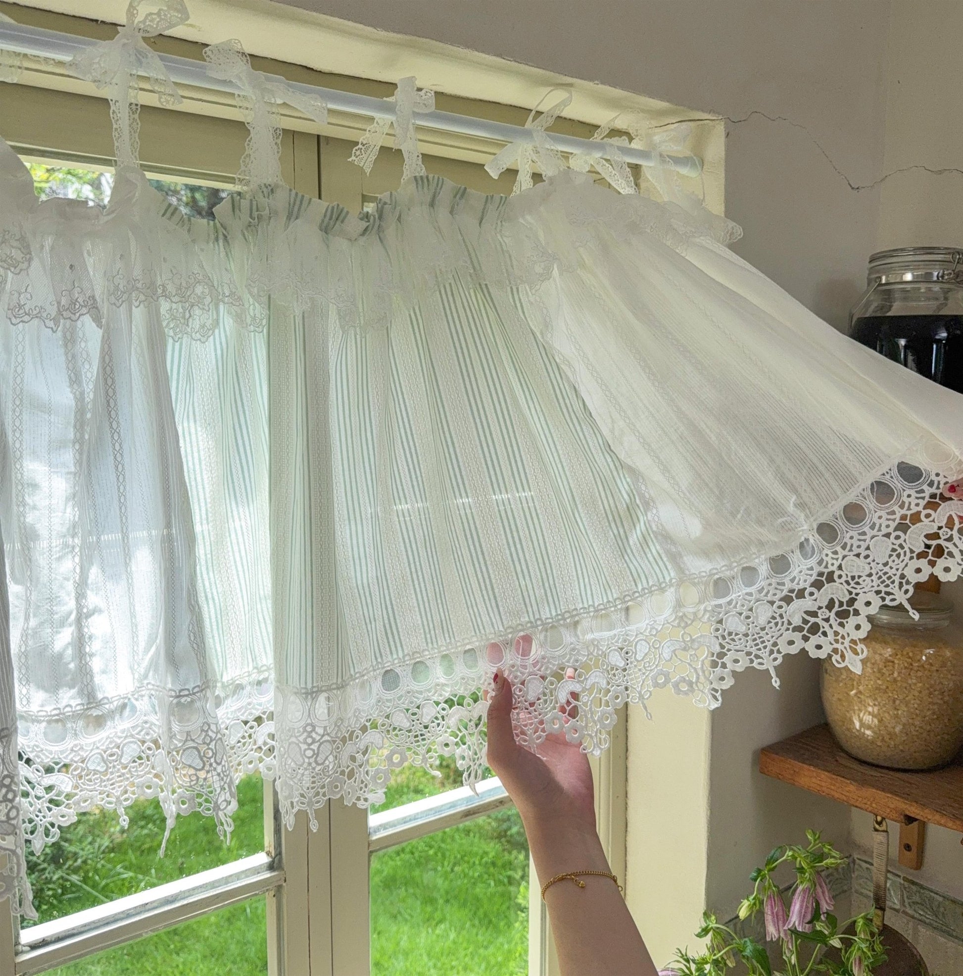 Unique Victorian Cottage Window Valance - UDreamHome